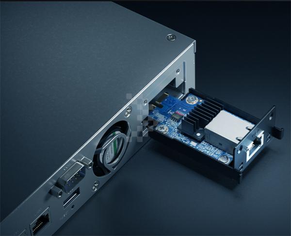 Thiết bị lưu trữ NAS Synology RS422+ 2